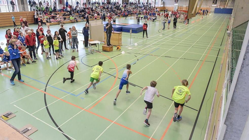 Die Titelkämpfe werden seit einigen Jahrzehnten in der Emder BBS-Halle ausgetragen.