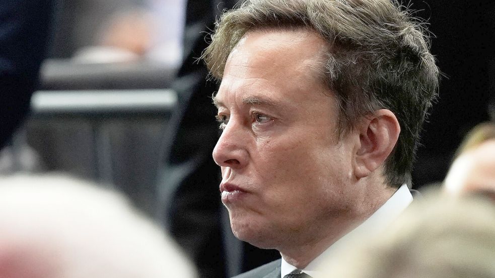 Der KI-Chatbot Grok von Elon Musks Unternehmen X steht in der Kritik. (Archivbild) Foto: Julia Demaree Nikhinson/AP/dpa