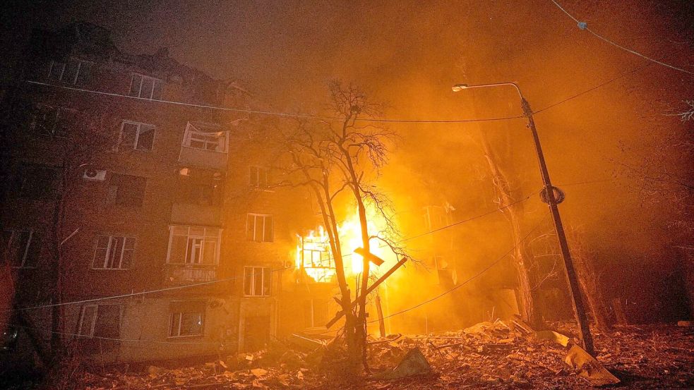 Die Industriestadt Krywyj Rih wurde von russischen Raketen getroffen. Foto: Mykola Myrnyi/AP/dpa