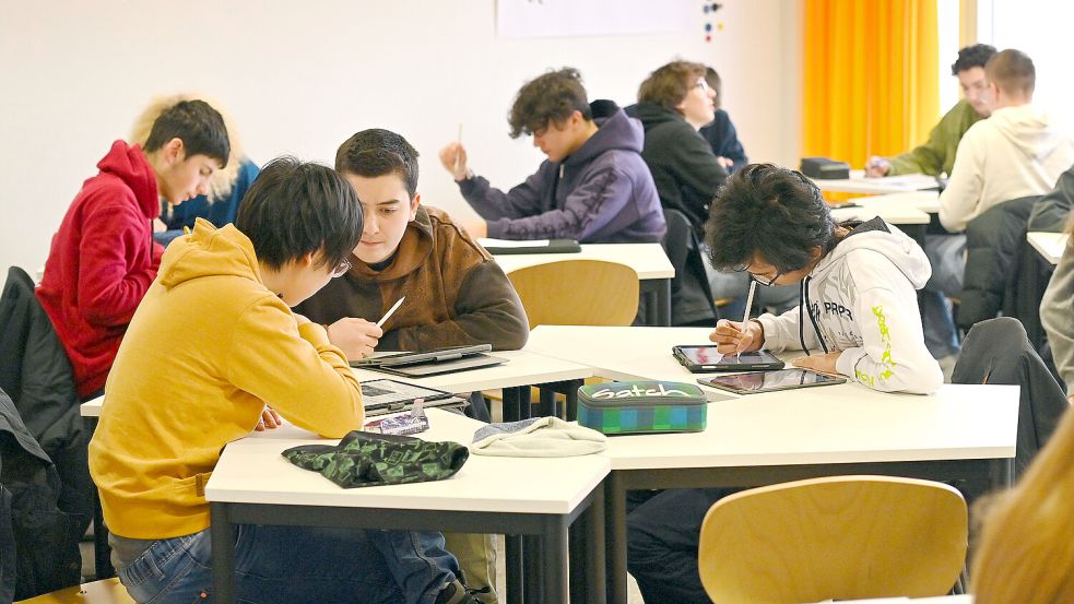 Bislang ist noch nichts konkret, doch ein Eckpunktepapier zur geplanten Oberstufenreform sorgt in Niedersachsen für Wirbel. Foto: IMAGO/Sven Simon