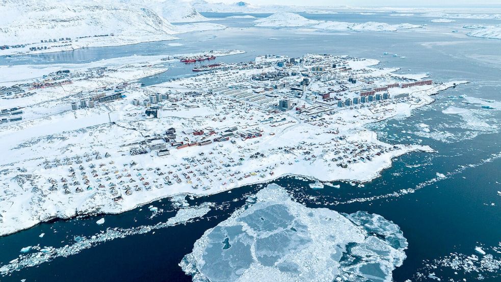 Die USA wollen die größte Insel der Erde unter ihre Kontrolle bringen. Foto: Evgeniy Maloletka/AP/dpa