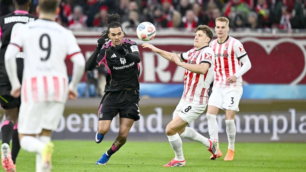 Damion Downs feierte sein Debüt im HSV-Trikot Foto: Silas Stein
