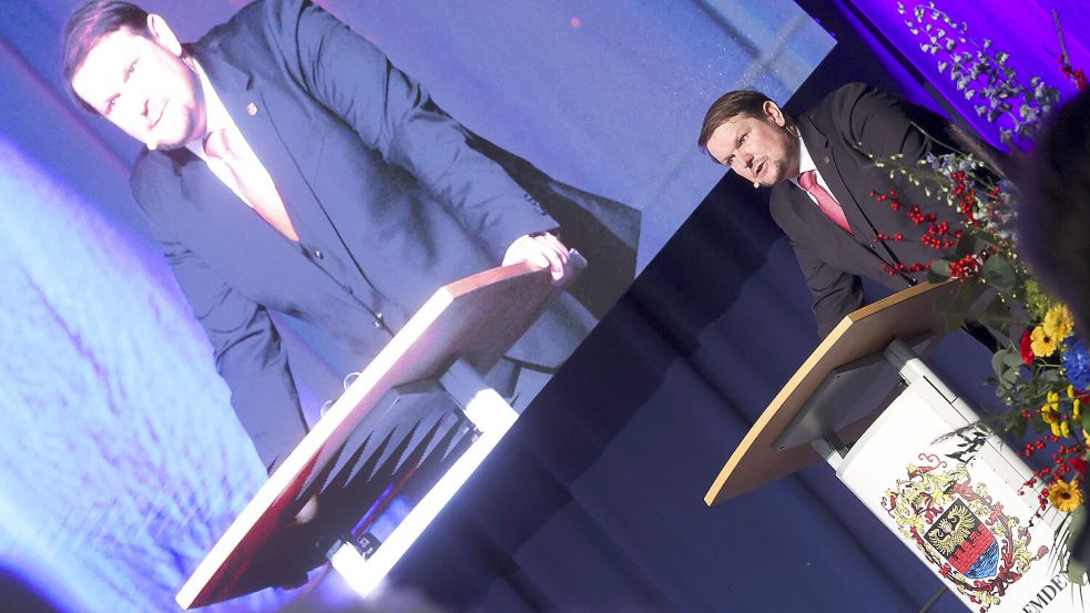 Oberbürgermeister Tim Kruithoff hielt eine 75-minütige Rede. Fotos: Jens Doden