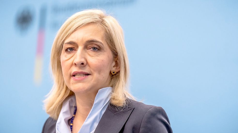 Gesundheitsministerin Warken weist Vorwürfe aus den USA zurück. (Archivfoto) Foto: Michael Kappeler/dpa