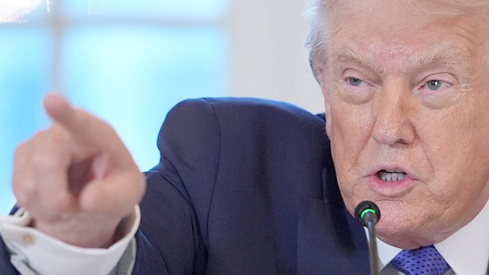 US-Präsident Trump hat den Teilnehmern der Massenproteste gegen die Staatsführung im Iran Unterstützung zugesichert. (Archivbild) Foto: Evan Vucci/AP/dpa