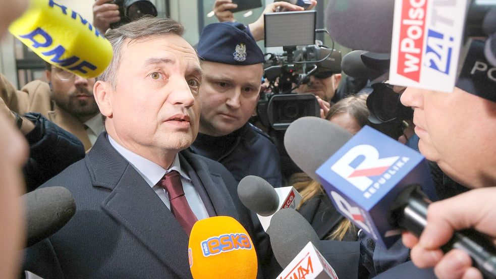 Polens früherer Justizminister Zbigniew Ziobro, den die Staatsanwaltschaft festnehmen will. (Archivbild) Foto: Rafal Guz