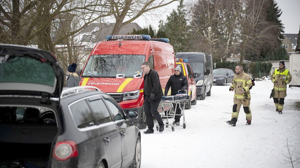 Bei der Suche nach einem Eisbader haben Einsatzkräfte nicht nur einen toten Mann gefunden, sondern auch eine Kamera. Foto: Philip Dulian