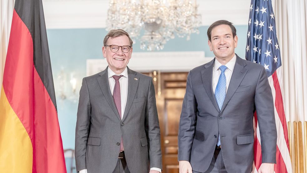Beim Gespräch von Außenminister Johann Wadephul (l., CDU) mit seinem US-Kollegen Marco Rubio geht es auch um die Drohungen von US-Präsident Donald Trump gegen Grönland. Foto: Michael Kappeler/dpa