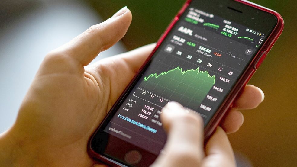 Digitale Möglichkeiten haben die Aktienanlage in den vergangenen Jahren vereinfacht. (Symbolbild) Foto: Fabian Sommer