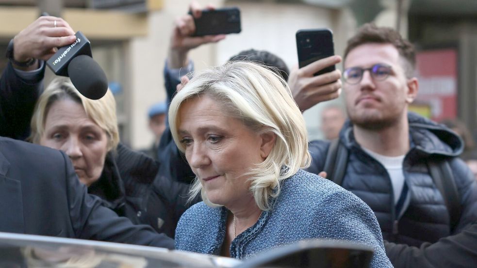 Le Pen kritisierte ihre Verurteilung in erster Instanz harsch. (Archivbild) Foto: Thomas Padilla/AP/dpa