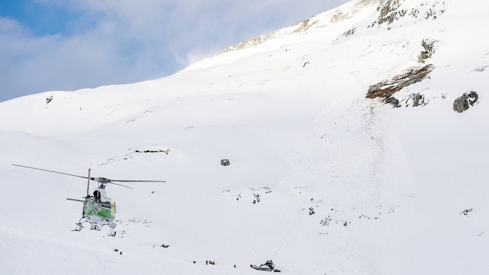 In Österreich ist ein Zwölfjähriger bei einem Lawinenunglück gestorben. (Symbolbild) Foto: Urs Flueeler/KEYSTONE/dpa