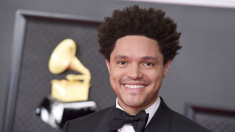 Comedian Trevor Noah moderiert erneut die Grammys. (Archivfoto) Foto: Jordan Strauss/Invision/AP/dpa