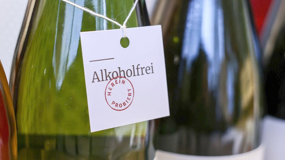 Nicht allen fällt es leicht, auf Alkohol zu verzichten. Ist das immer ein Problem? Symbolfoto: picture alliance/dpa