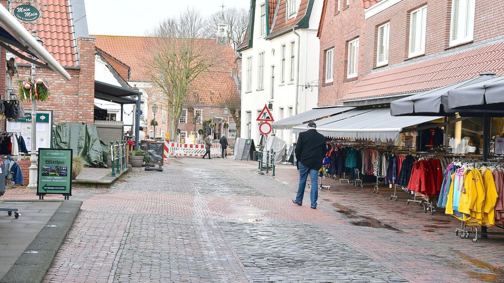 Die Straße wird in Etappen saniert. Nach dem Abschnitt an der Kirche ist das Teilstück zwischen dem Liek Gang und der Mühlenstraße 13 an der Reihe.