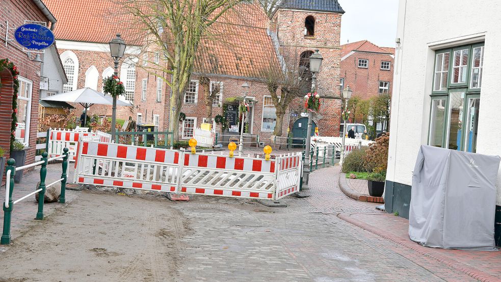 Für den Verkehr ist der Bauabschnitt aktuell gesperrt. Zu Fuß kommt man aber weiterhin zu den Geschäften und Restaurants in der Mühlenstraße.