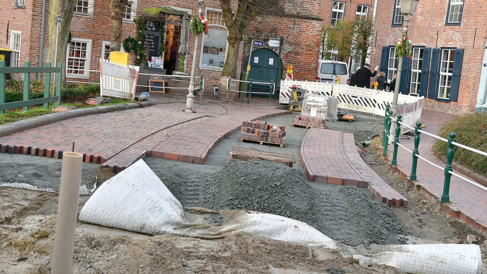 Auf dem ersten Abschnitt zwischen Kirche und Katrepel liegen bereits neue, glatte Steine. Die Mühlenstraße soll barriereärmer werden.