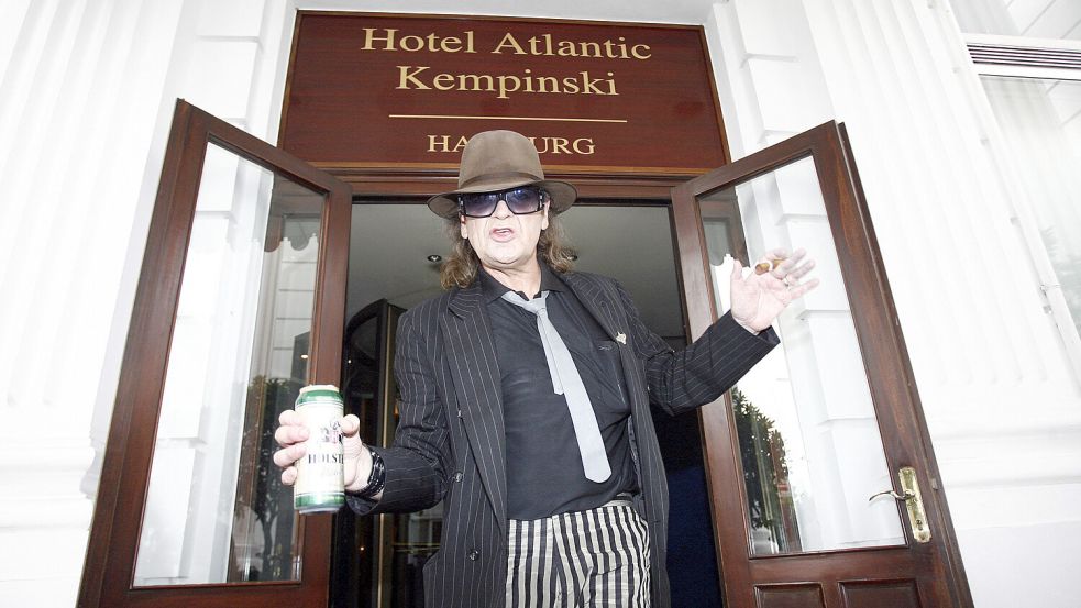 Kult-Musiker Udo Lindenberg lebt schon seit vielen Jahren im Hamburger Atlantic Hotel. Foto: imago/BREUEL-BILD