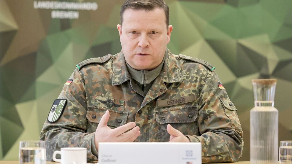 Bundeswehr-Oberst Thomas Geßner hat sich zu Beginn der Nato-Übung „Steadfast Dart“ ausführlich zur Bedeutung norddeutscher Infrastruktur geäußert Foto: dpa/Focke Strangmann