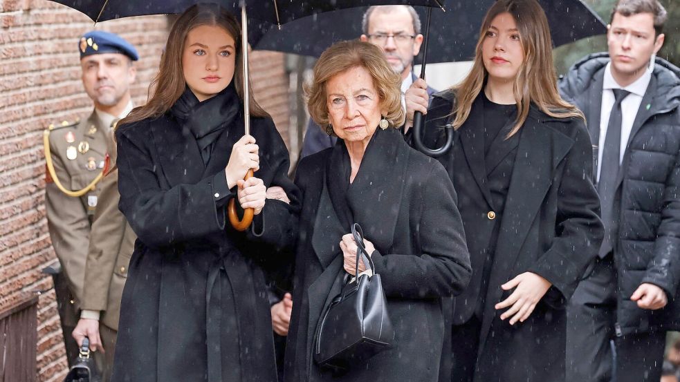 Die spanische Königsfamilie hat bei einer Trauerfeier Abschied von Irene von Griechenland, der Schwester der spanischen Altkönigin Sofía, genommen. Foto: José Ruiz/EUROPA PRESS/dpa