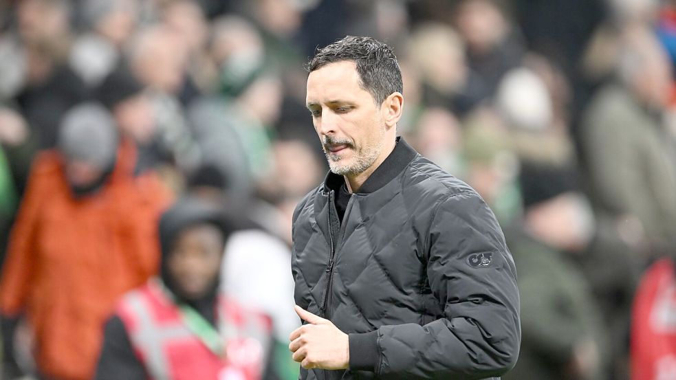 Muss er bald gehen? Eintracht Frankfurts Cheftrainer Dino Toppmöller. Foto: --