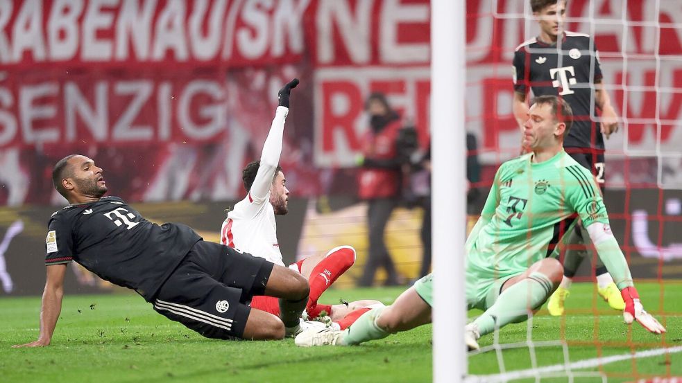Romulo (M) erzielt die Leipziger Führung. Foto: Jan Woitas