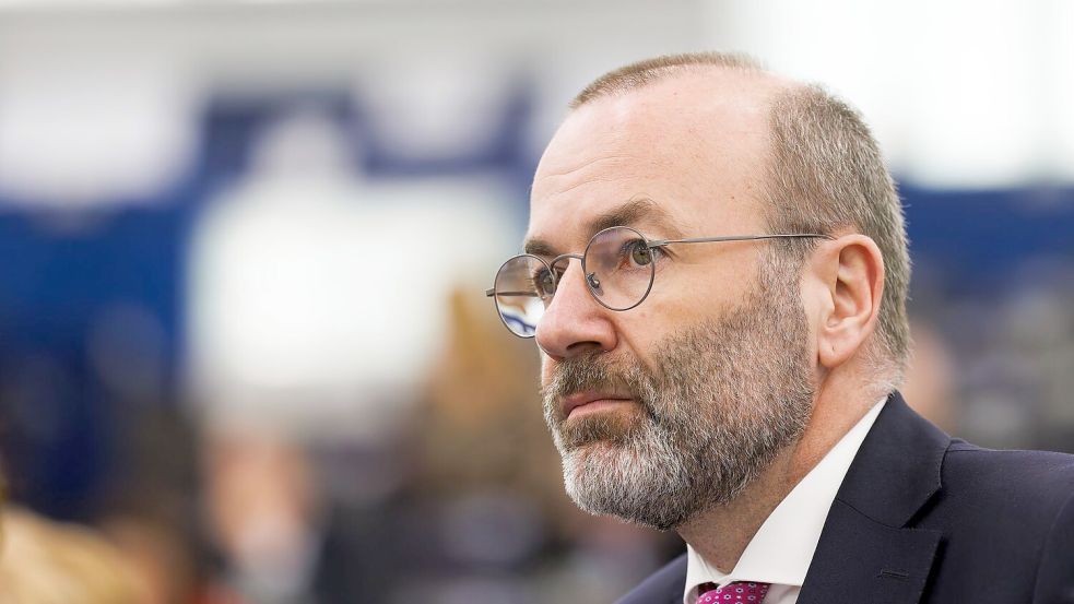 Weber sagt, seine Fraktion befürworte den Zoll-Deal, doch eine Zustimmung sei angesichts der Drohungen durch Trump zum jetzigen Zeitpunkt nicht möglich. Foto: Philipp von Ditfurth/dpa