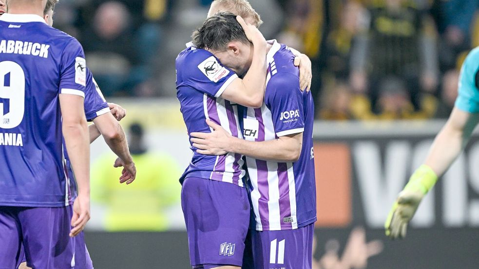 Die Spieler des Spiels: Bryan Henning (links) traf doppelt nach Vorlage von Robin Meißner (rechts), der dann das 3:0 noch selbst erzielte. Foto: Michael Titgemeyer