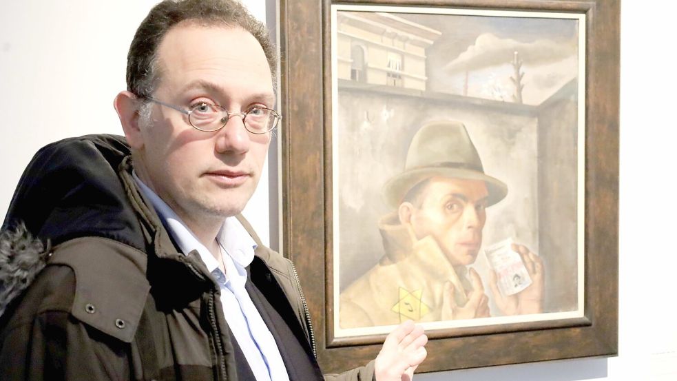 Felix Nussbaum sei ein Vorbild, wenn es um Widerstand gegen totalitäre Systeme geht, sagt Museumsvermittler Francesco Parise. Er bietet Führungen im Felix-Nussbaum-Haus in Osnabrück an. Foto: Thomas Wübker