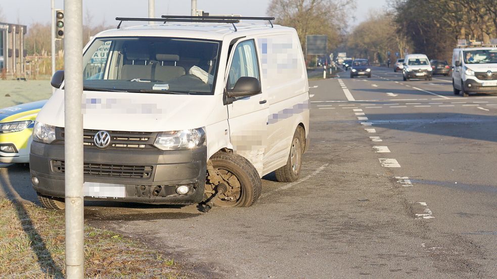 Auf der Bundesstraße in Aurich gab es einen Unfall. Foto: Jurij Babanin