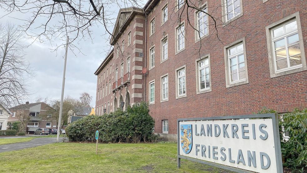 Das Hauptgebäude des friesischen Kreishauses in Jever. Foto: Imke Oltmanns