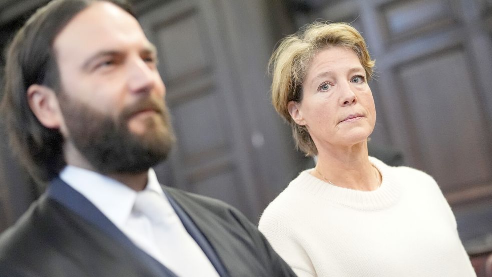 Die Hamburger Unternehmerin Christina Block mit ihrem Verteidiger Ingo Bott. Foto: dpa Pool/Marcus Brandt