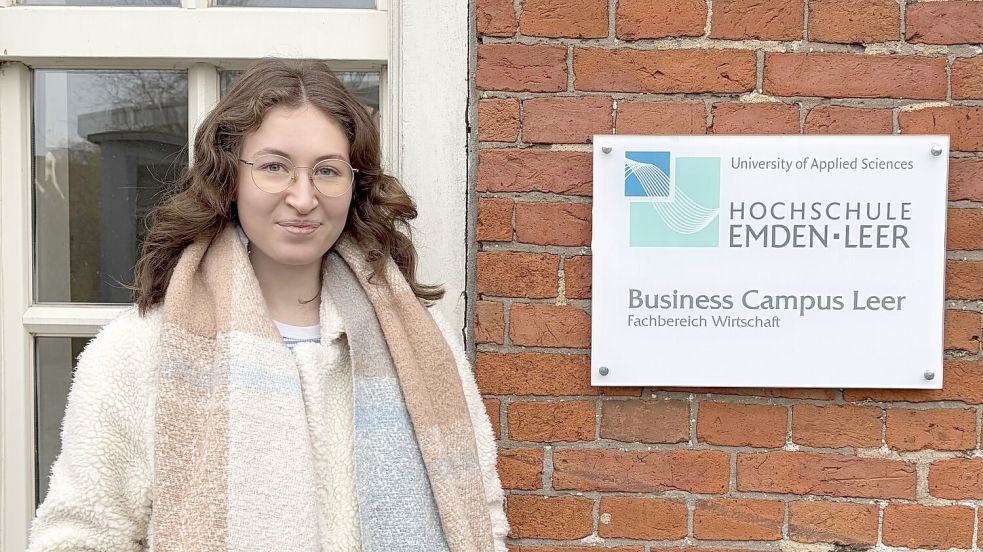 Stipendiatin Sina Pipetz freut sich über die Förderung ihres Studiums an der Hochschule Emden/Leer. Foto: privat