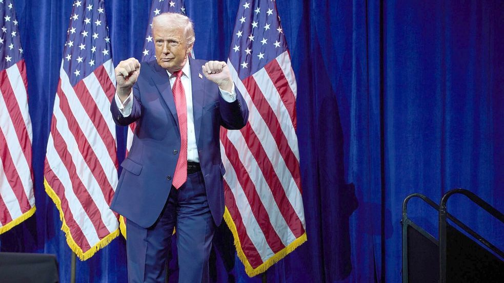 Für ihn sind viele seiner durchgesetzten Zölle eine Freude: US-Präsident Donald Trump. (Archivbild) Foto: Evan Vucci/AP/dpa