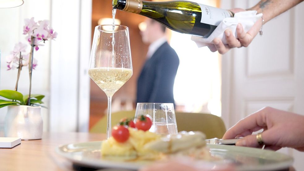 Viele Restaurants in Deutschland stehen wegen gestiegener Preise unter Druck (Archivbild) Foto: Bernd Weißbrod