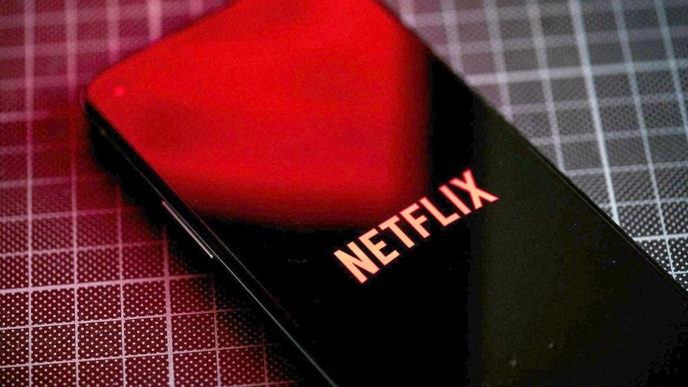 Von Netflix kommt künftig mehr Videomaterial im Vertikal-Format. (Archivbild) Foto: Fabian Sommer
