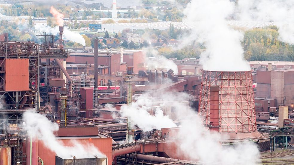 Starker Rückgang der Rohstahlproduktion 2025: Die Stahlindustrie spricht vom vierten Krisenjahr in Folge. (Symbolbild) Foto: Julian Stratenschulte