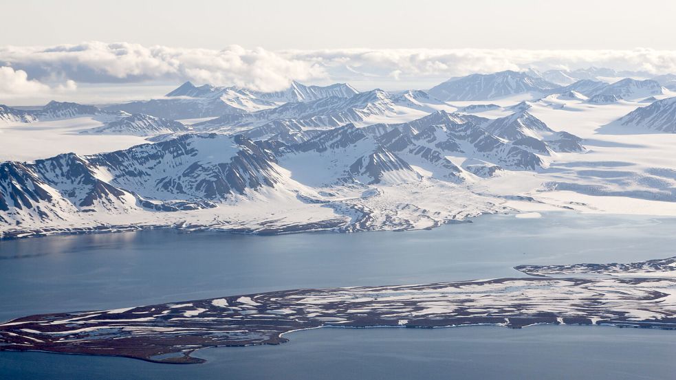 Der wachsende Einfluss von Russland und China auf Spitzbergen wird zunehmend zum Problem für Norwegen. Foto: IMAGO/Westend61