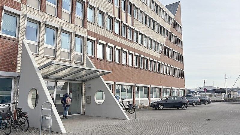 In Emder Verwaltungsgebäude 3 hat es einen Einsatz für die Polizei gegeben. Symbolfoto: Mona Hanssen