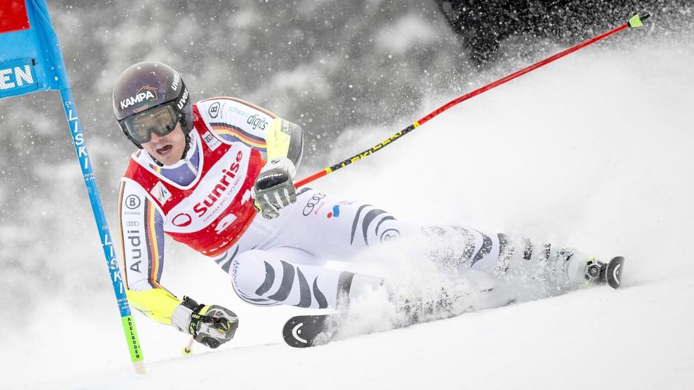 Kommt als Nachrücker doch noch zu Olympia: Skirennfahrer Anton Grammel. (Archivbild) Foto: Anthony Anex