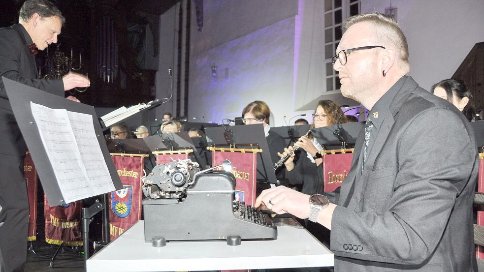 Beim Stück „The Typewriter“ kam eine Schreibmaschine zum Einsatz. Foto: Bodo Wolters