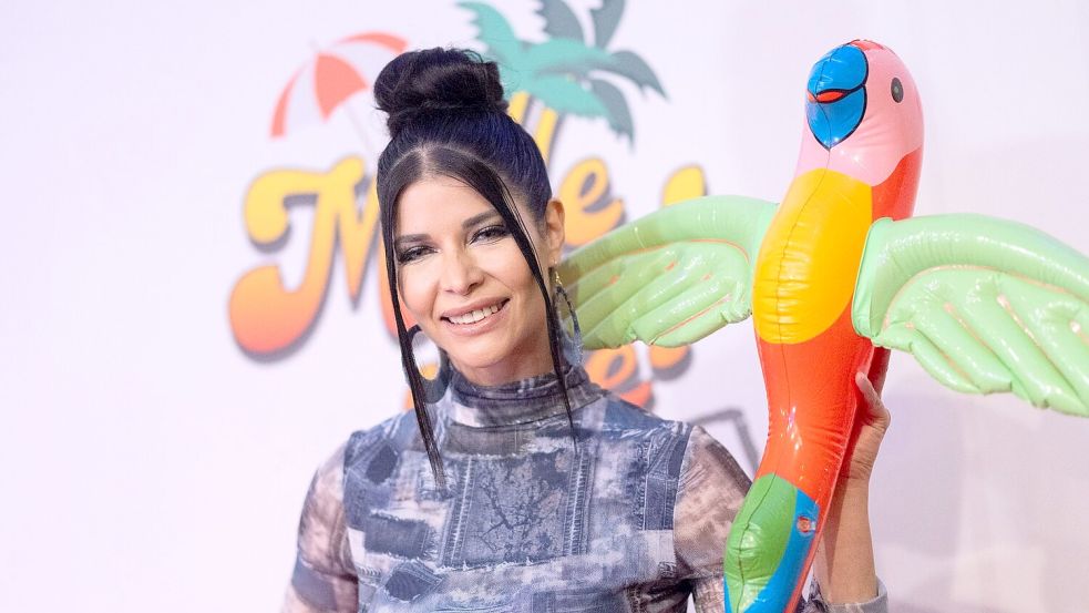 Model Micaela Schäfer findet die Kandidaten-Auswahl des Dschungelcamps super. (Archivbild) Foto: Rolf Vennenbernd