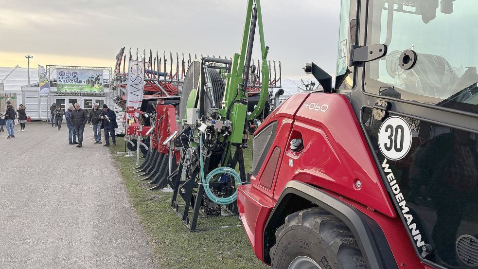 Auf dem Außengelände ist bei dieser Januar-Messe wieder ein größerer Fuhrpark zu sehen. Foto: Karin Böhmer