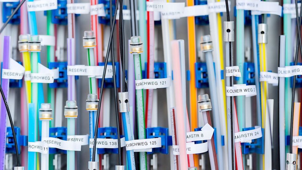 Die Telekom möchte, dass mehr Kunden den vorhandenen Glasfaseranschluss auch tatsächlich buchen. (Symbolbild) Foto: Rolf Vennenbernd