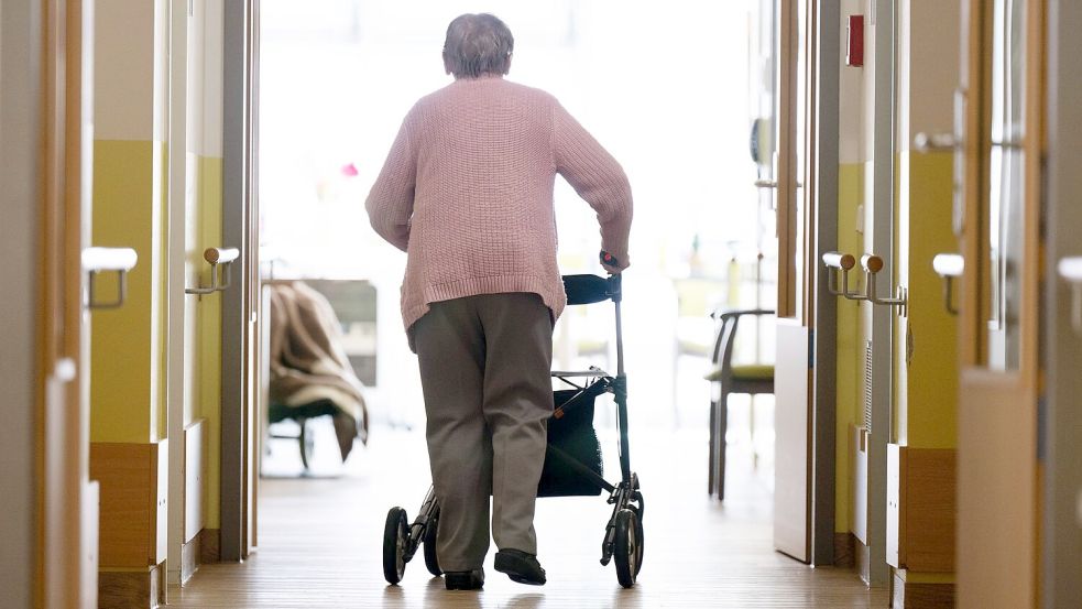 Pflegebedürftige müssen immer mehr fürs Heim bezahlen. (Archivbild) Foto: Sebastian Kahnert