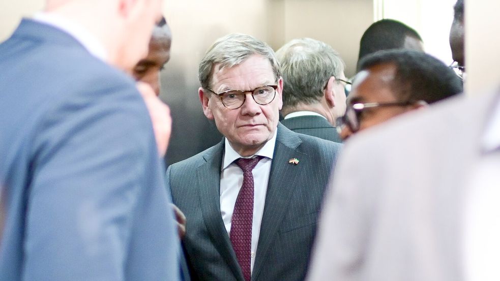 Deutschland weist nach der Festnahme einer mutmaßlichen Spionin für Russland einen Diplomaten der russischen Botschaft in Berlin aus, wie der Außenminister mitteilte. Foto: Sebastian Gollnow/dpa