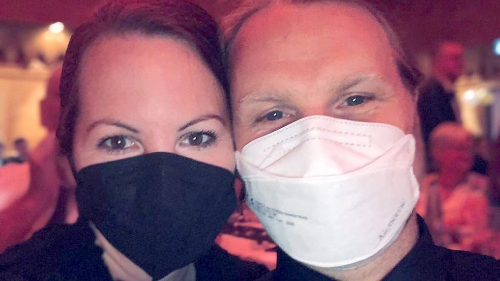 Anne Struve-Schmidt mit ihrem Mann Hannes bei der Abiturfeier ihrer großen Tochter Foto: privat