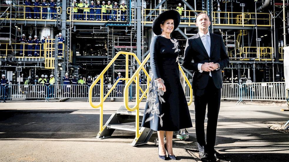 Die offizielle Eröffnung der Fabrik in Delfzijl war bereits im Oktober 2024: Avantium-Chef Tom van Aken empfing die niederländische Königin Máxima. Foto: Siese Veentra/ANP/Imago Images/Archiv