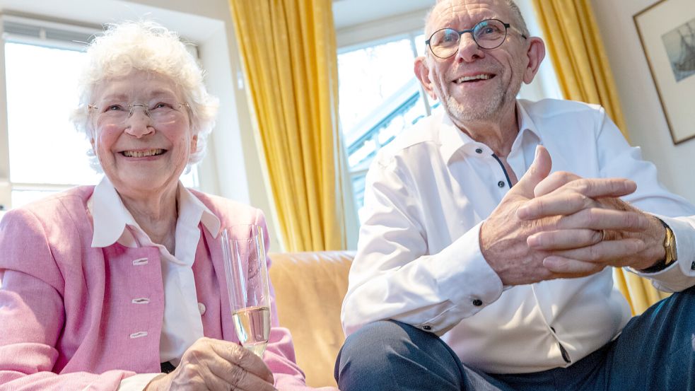 Freuen sich, von ihrer Liebesgeschichte erzählen zu können: Ellen und Johan.
