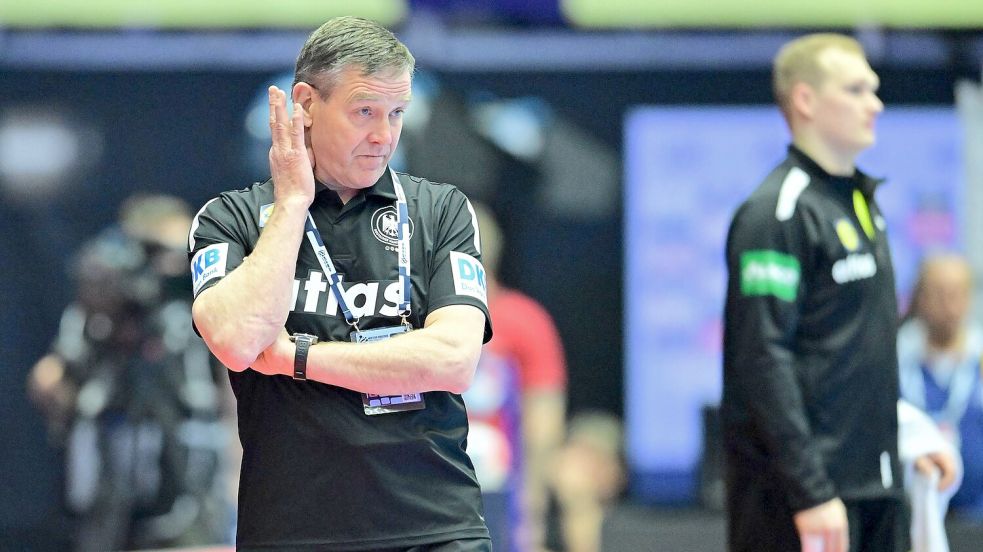 Sah einen fehlerhaften Auftritt seiner Mannschaft: Bundestrainer Alfred Gislason. Foto: Sina Schuldt
