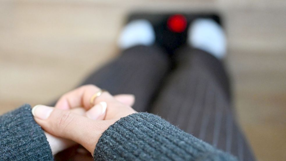 Essstörungen bei Mädchen und jungen Frauen nehmen weiter zu. (Archivbild) Foto: Elisa Schu/dpa